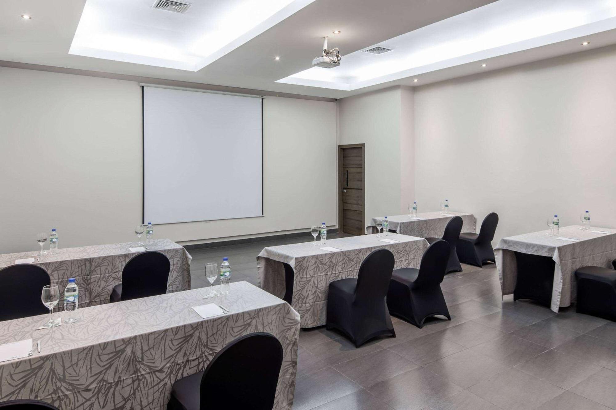 Wyndham Garden Guayaquil Otel Dış mekan fotoğraf