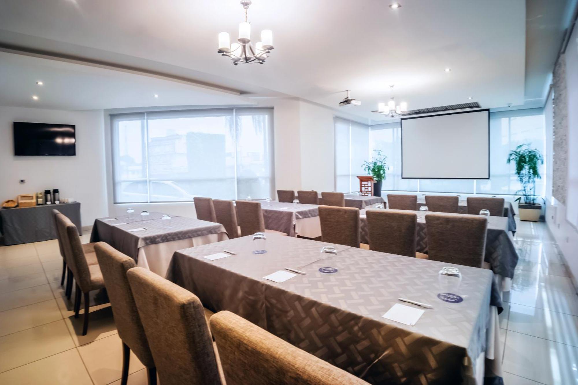 Wyndham Garden Guayaquil Otel Dış mekan fotoğraf