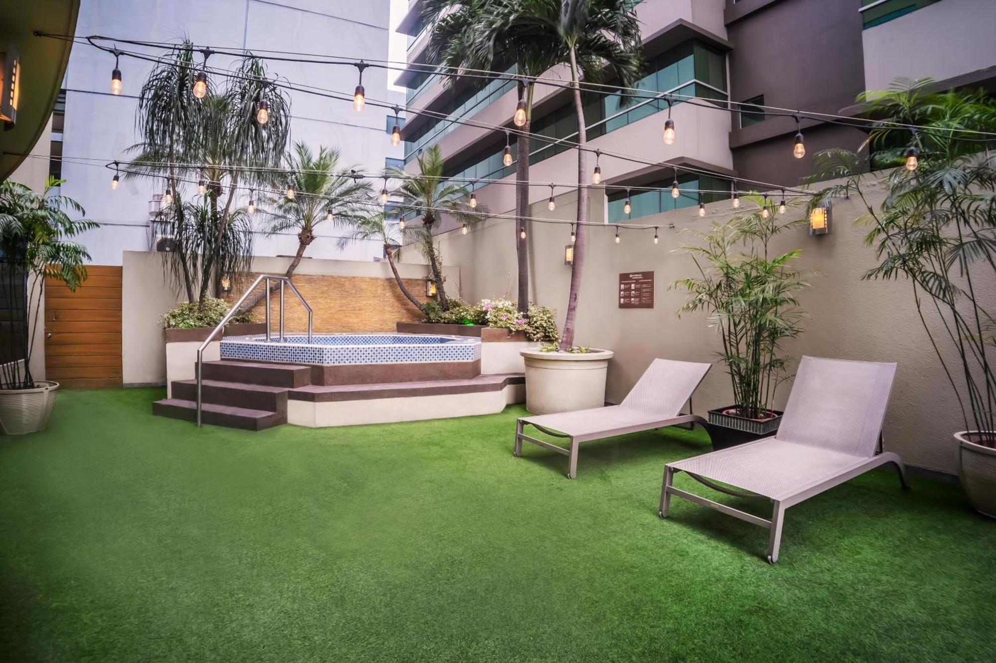 Wyndham Garden Guayaquil Otel Dış mekan fotoğraf