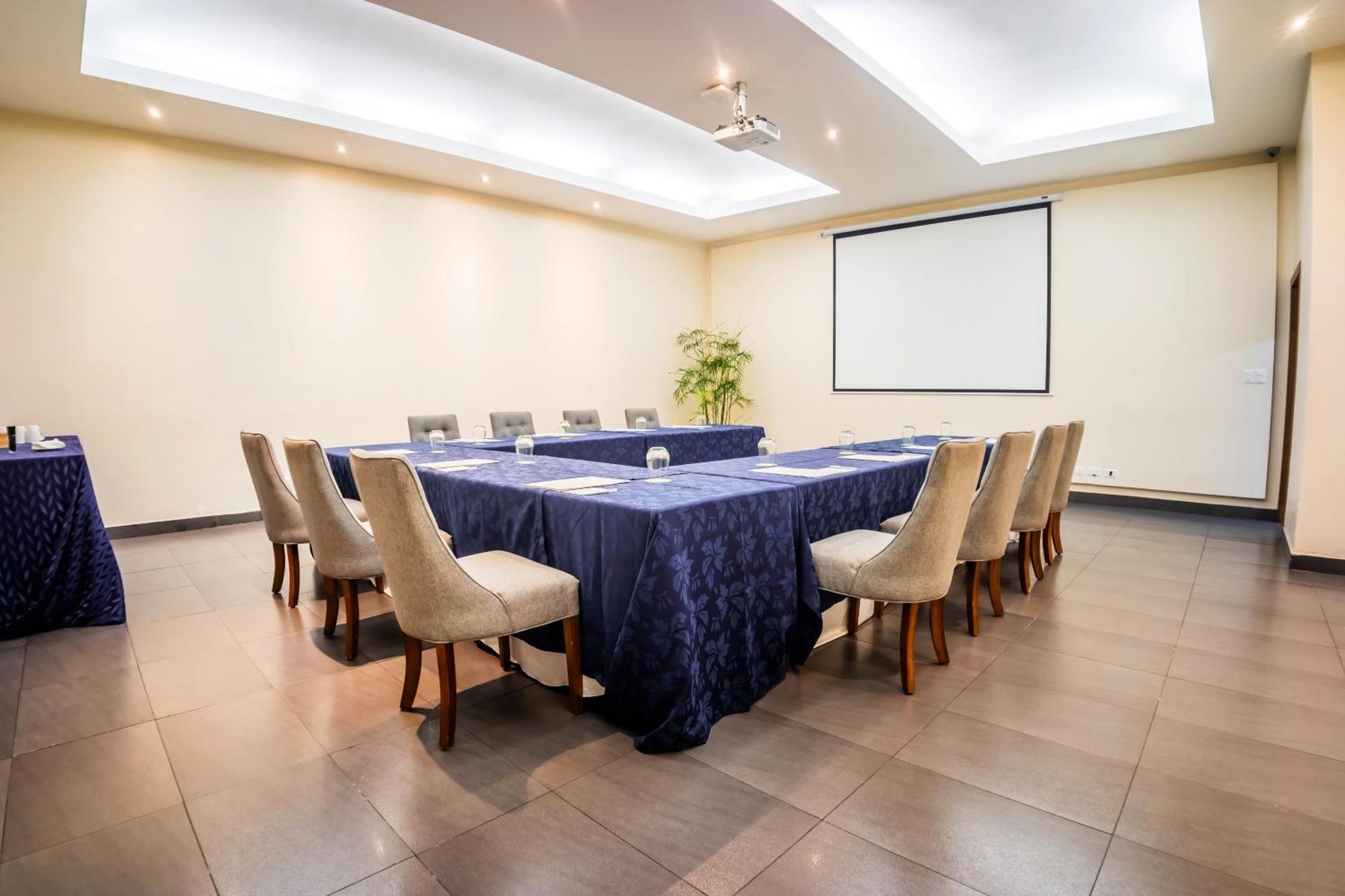Wyndham Garden Guayaquil Otel Dış mekan fotoğraf