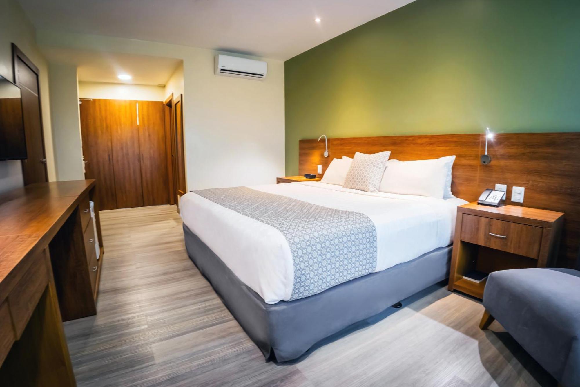 Wyndham Garden Guayaquil Otel Dış mekan fotoğraf