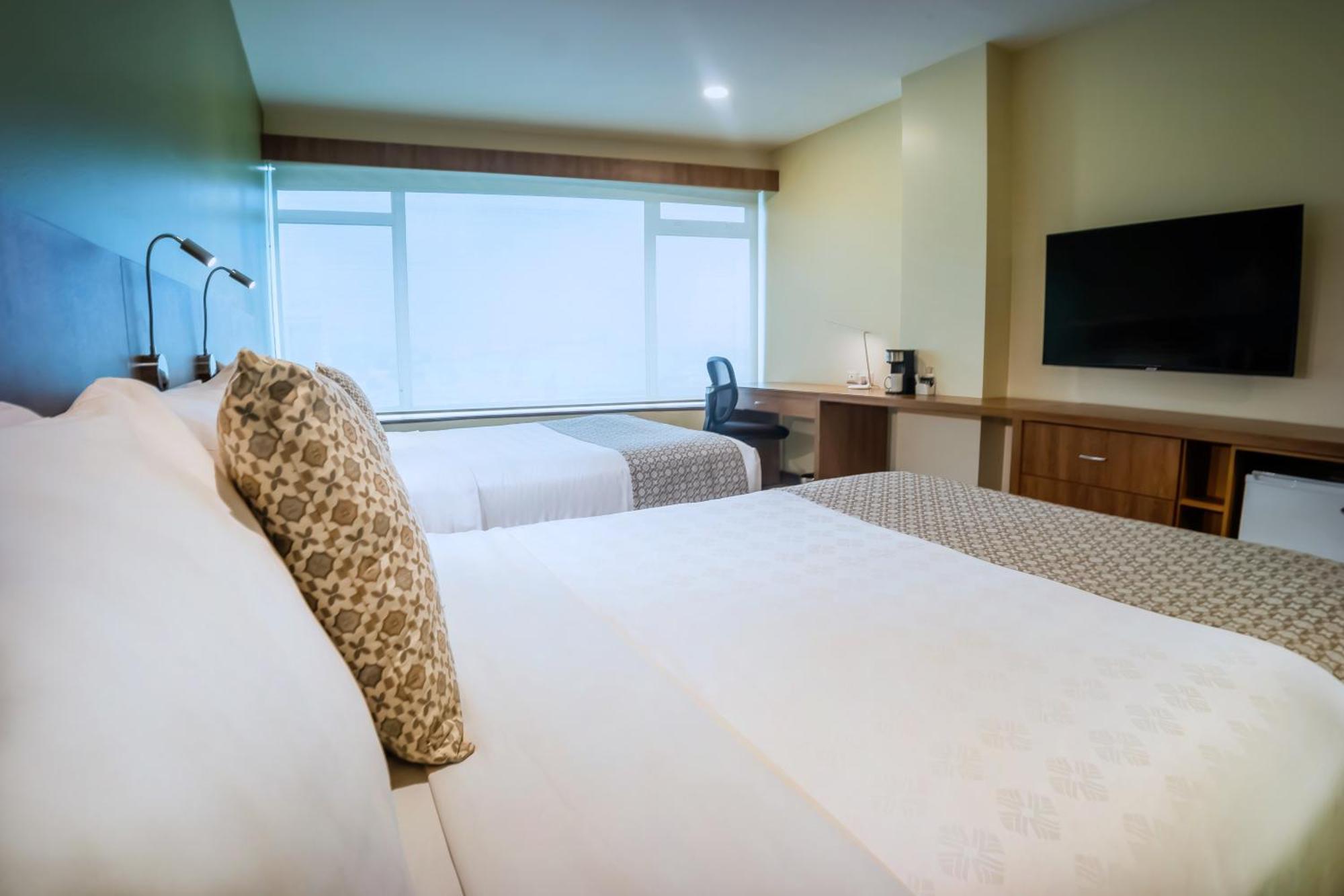 Wyndham Garden Guayaquil Otel Dış mekan fotoğraf
