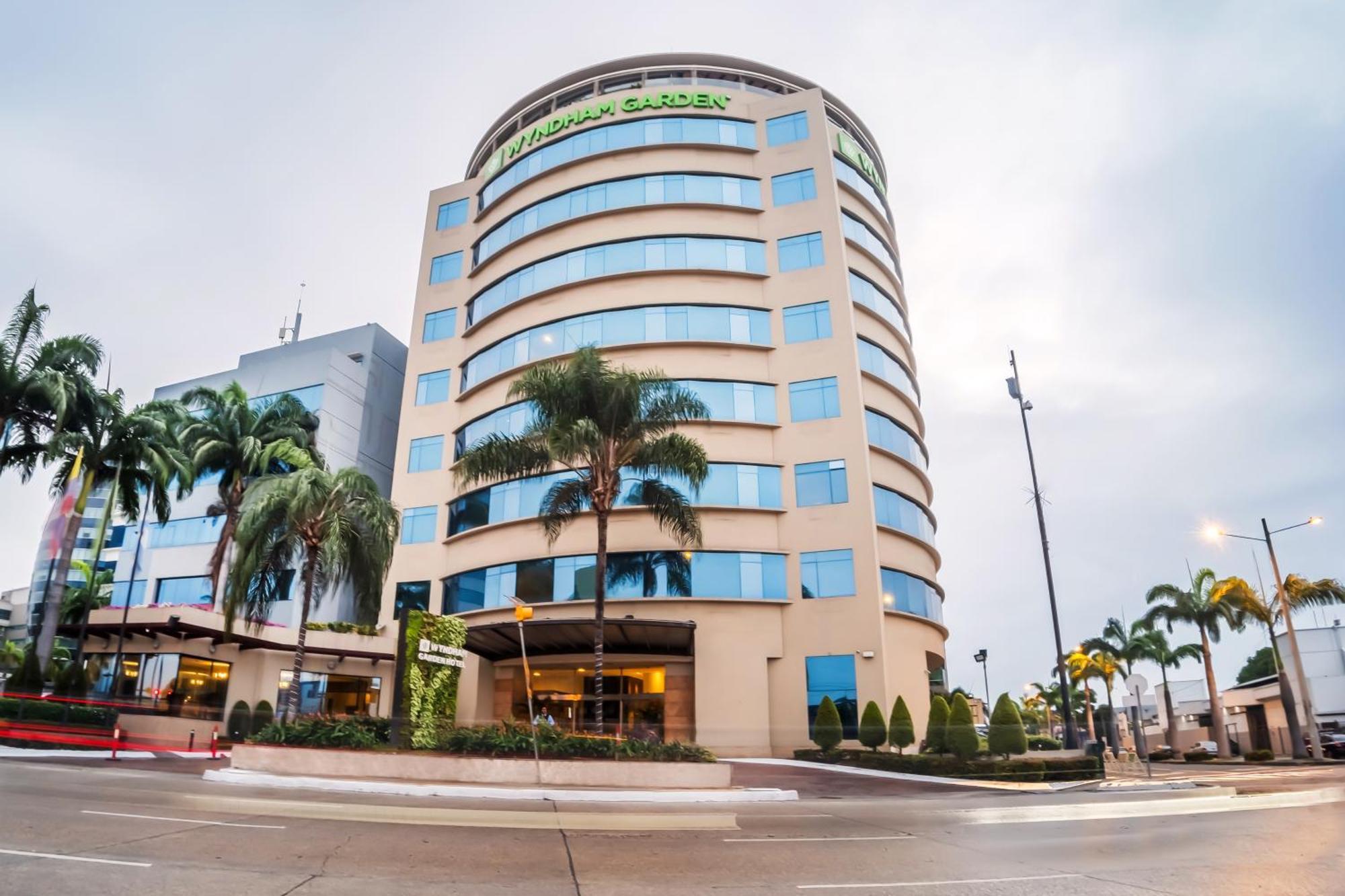 Wyndham Garden Guayaquil Otel Dış mekan fotoğraf